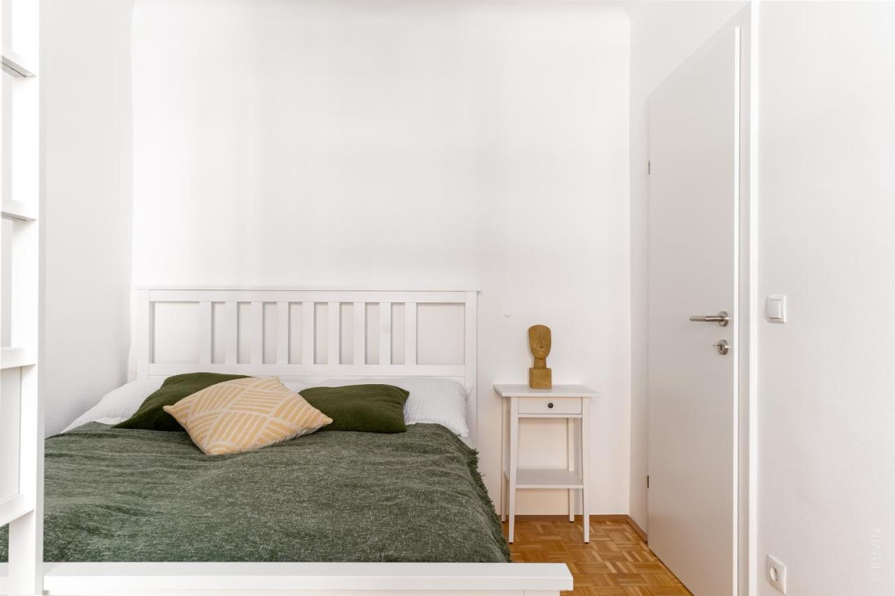 King Bed Home, 3 Bed Rooms, Perfect For Long Term Stay Vídeň Exteriér fotografie