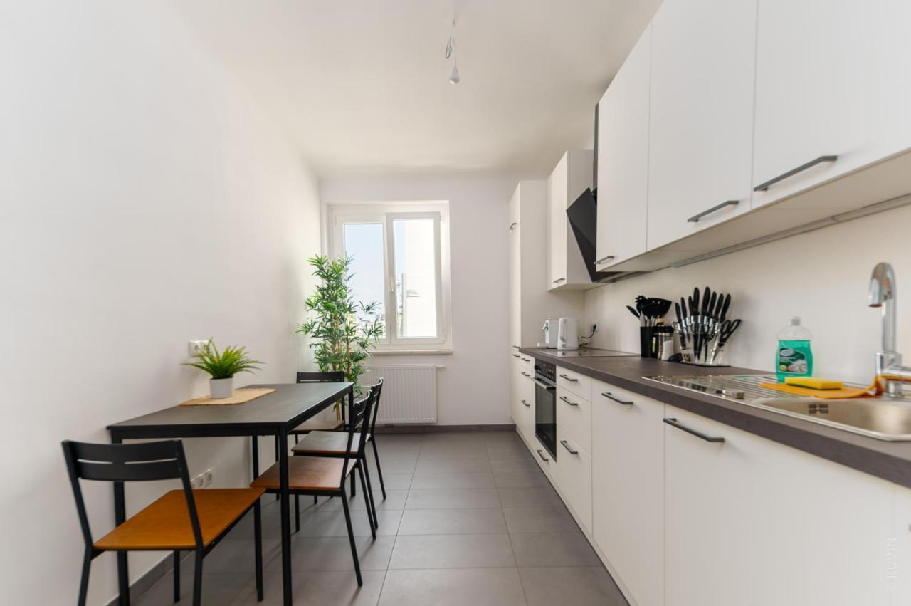 King Bed Home, 3 Bed Rooms, Perfect For Long Term Stay Vídeň Exteriér fotografie